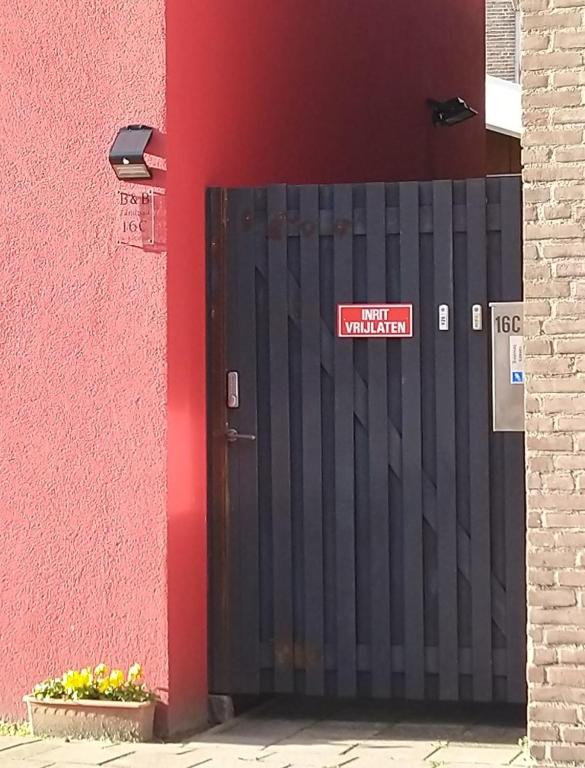 B&B 16C Maassluis NL room 2